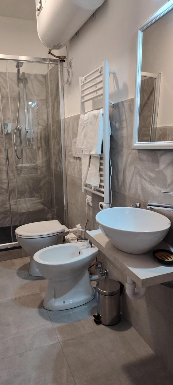 Le Quattro Stagioni Bed & Breakfast เจนัว ภายนอก รูปภาพ
